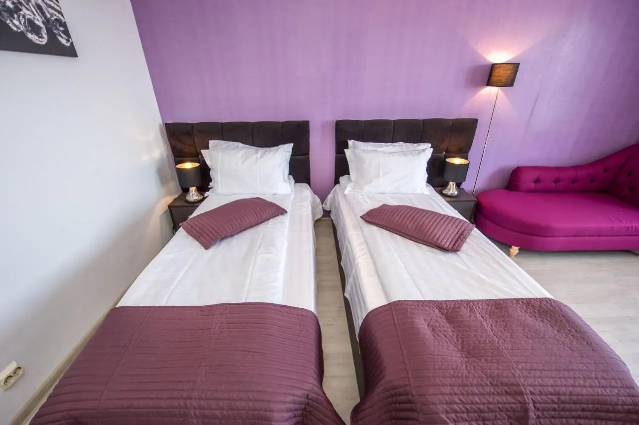 One By One - By Grand Accommodation Bucarest 0*,