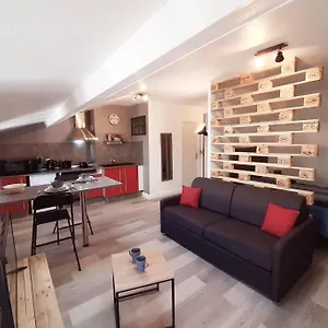 https://le-clocher-de-st-geraud-aurillac.hotels-rhonealpes.com