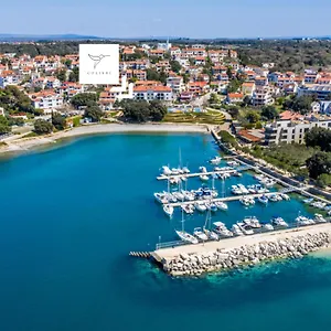https://colibri-premium-appartment-mit-terrasse-und-zugang-zur-bucht.in-istria.net