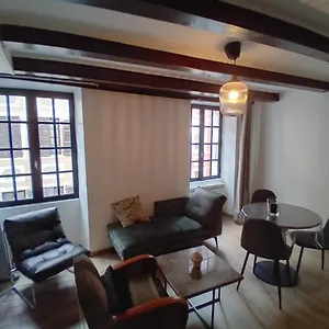 https://le-carnot-hypercentre-vieille-ville-annecy.hotels-rhonealpes.com