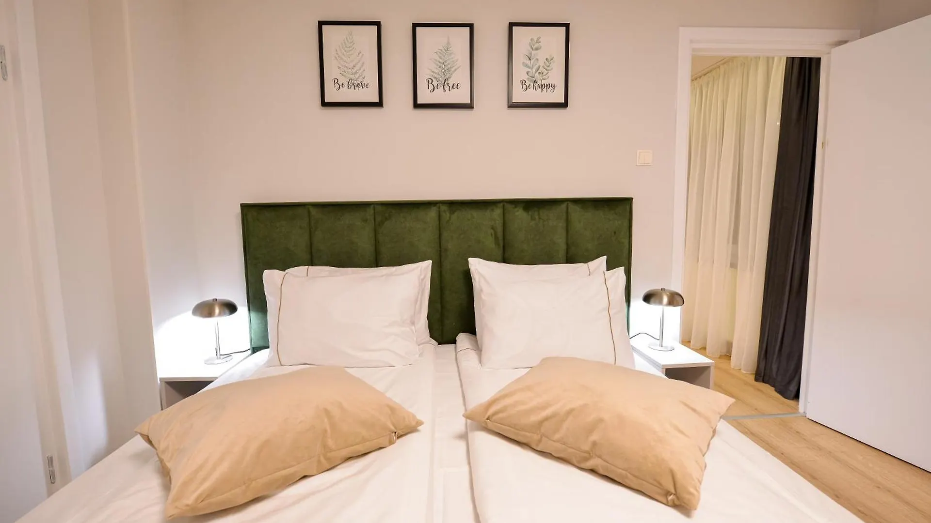 One By One - By Grand Accommodation Βουκουρέστι Διαμέρισμα
