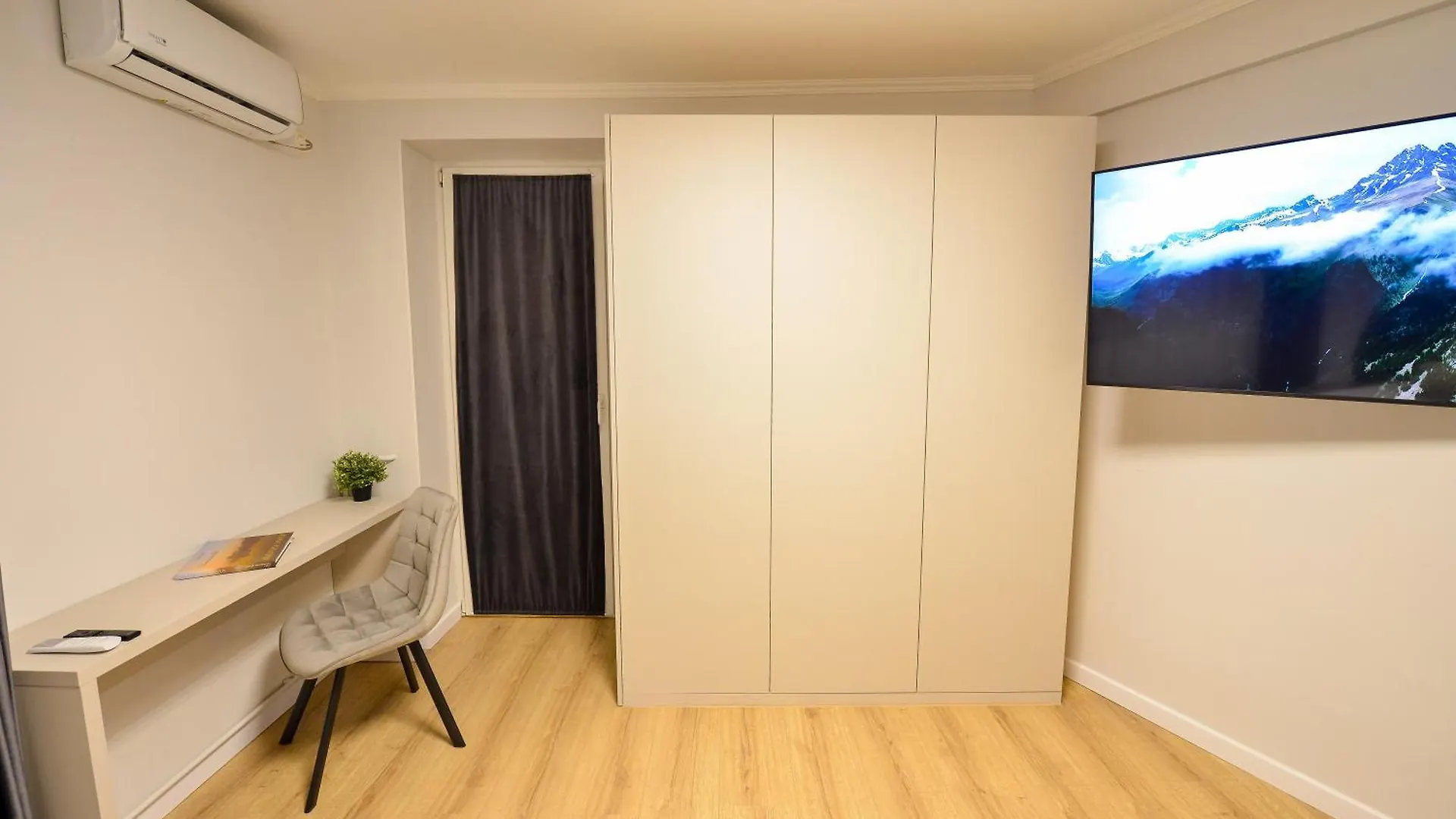 One By One - By Grand Accommodation Βουκουρέστι